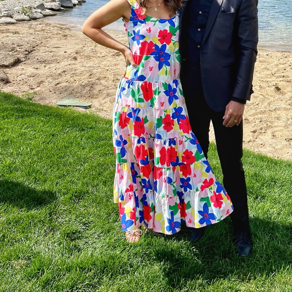 Super unique and flattering Women’s maxi dress!